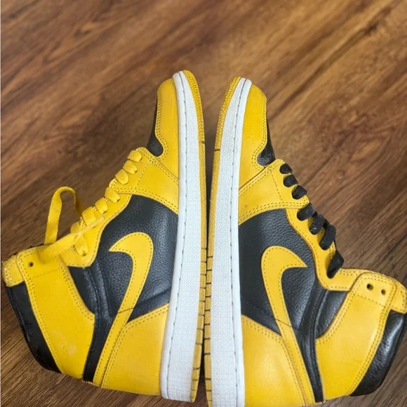 Nike Air Jordan 1 Retro High OG “Pollen”